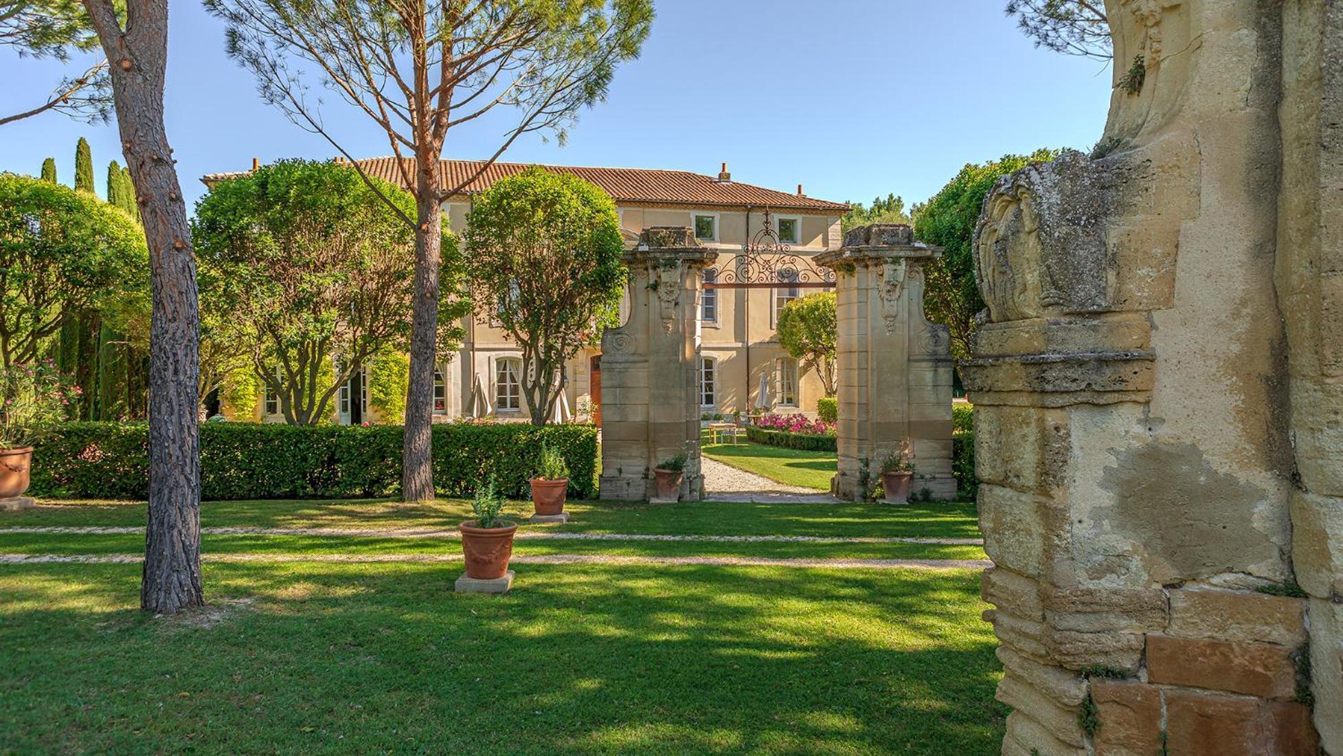 Chateau Talaud Loriol-du-Comtat ภายนอก รูปภาพ