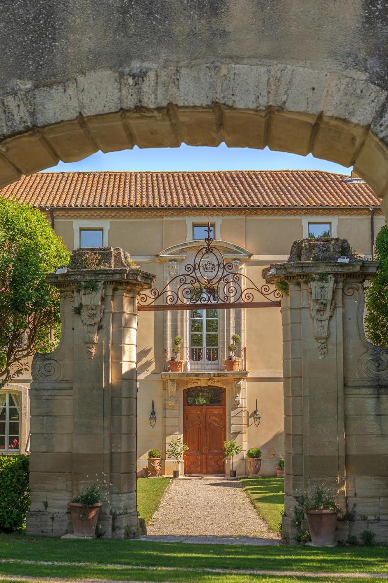 Chateau Talaud Loriol-du-Comtat ภายนอก รูปภาพ